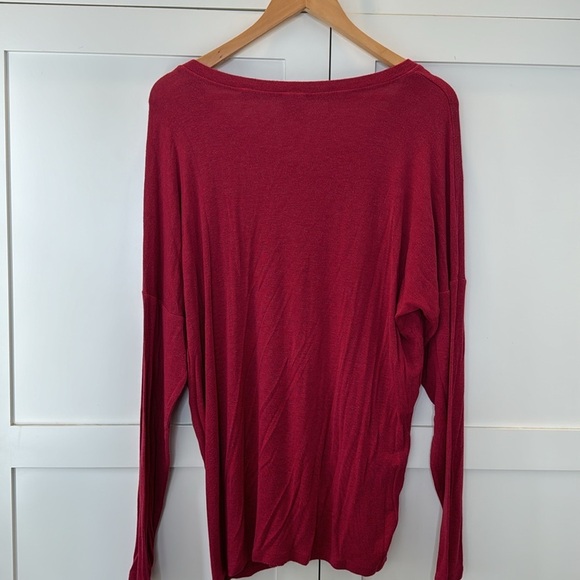 Cabi Red oversized long sleeve v-neck shirt Large - Picture 5 of 5